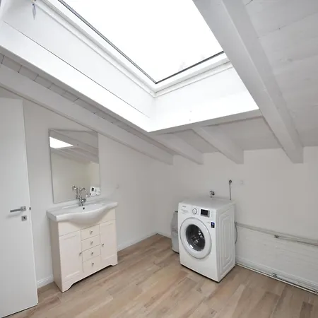 Near Maggiore Nyaraló